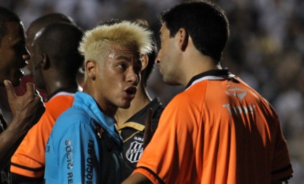 Cadê a maturidade, Neymar?